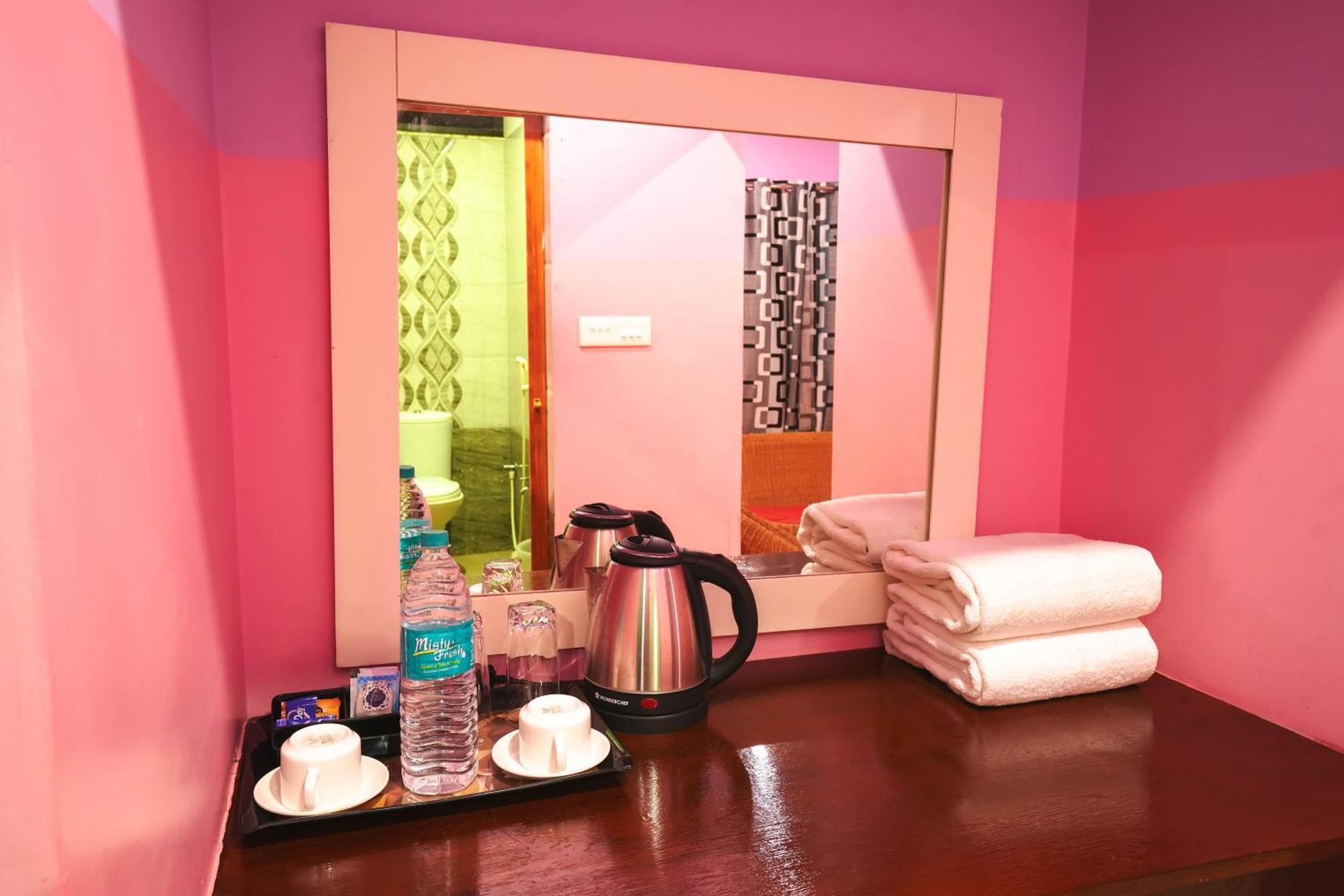 Hotel Auro Wellness Castle Puducherry Exterior foto