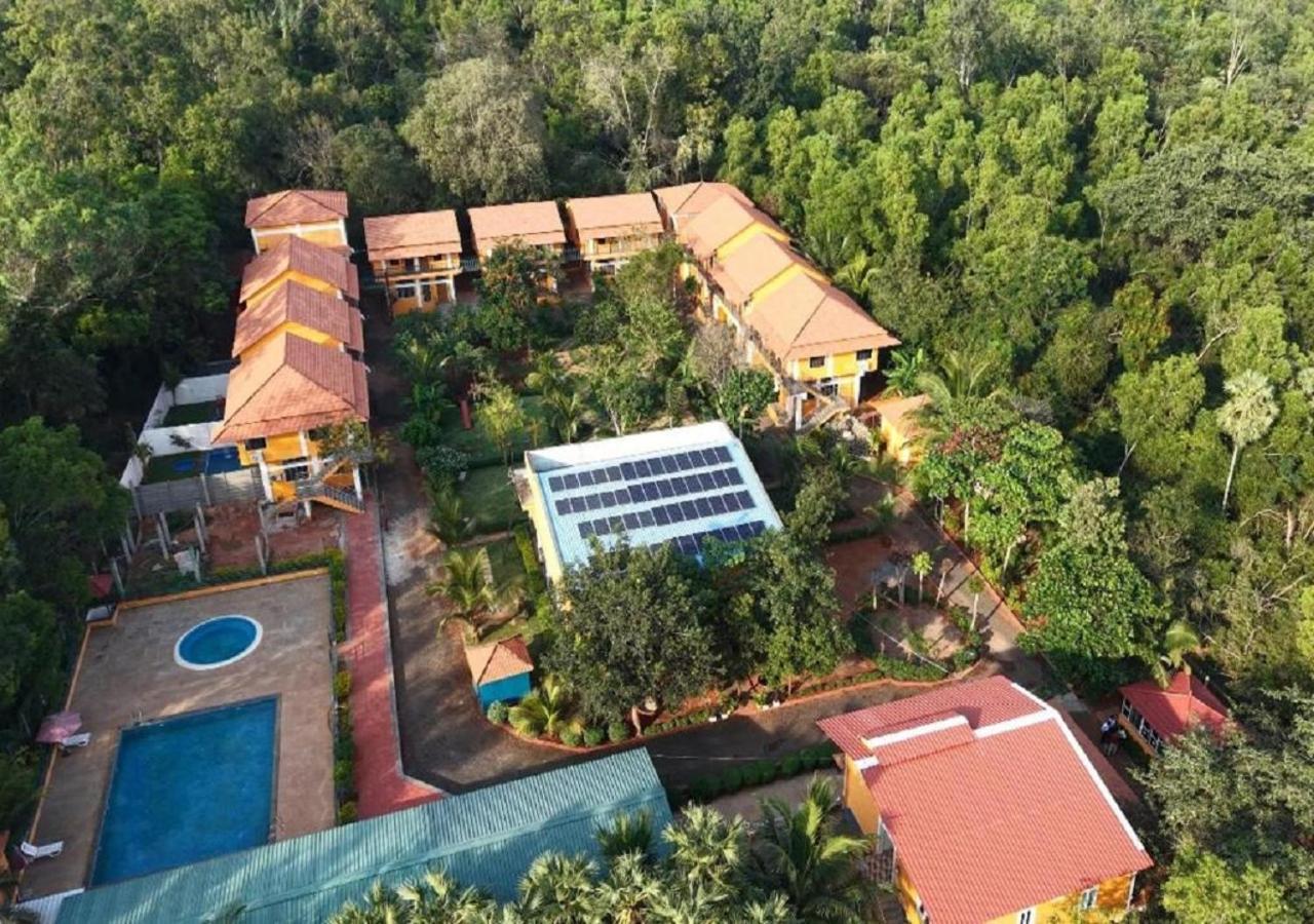 Hotel Auro Wellness Castle Puducherry Exterior foto